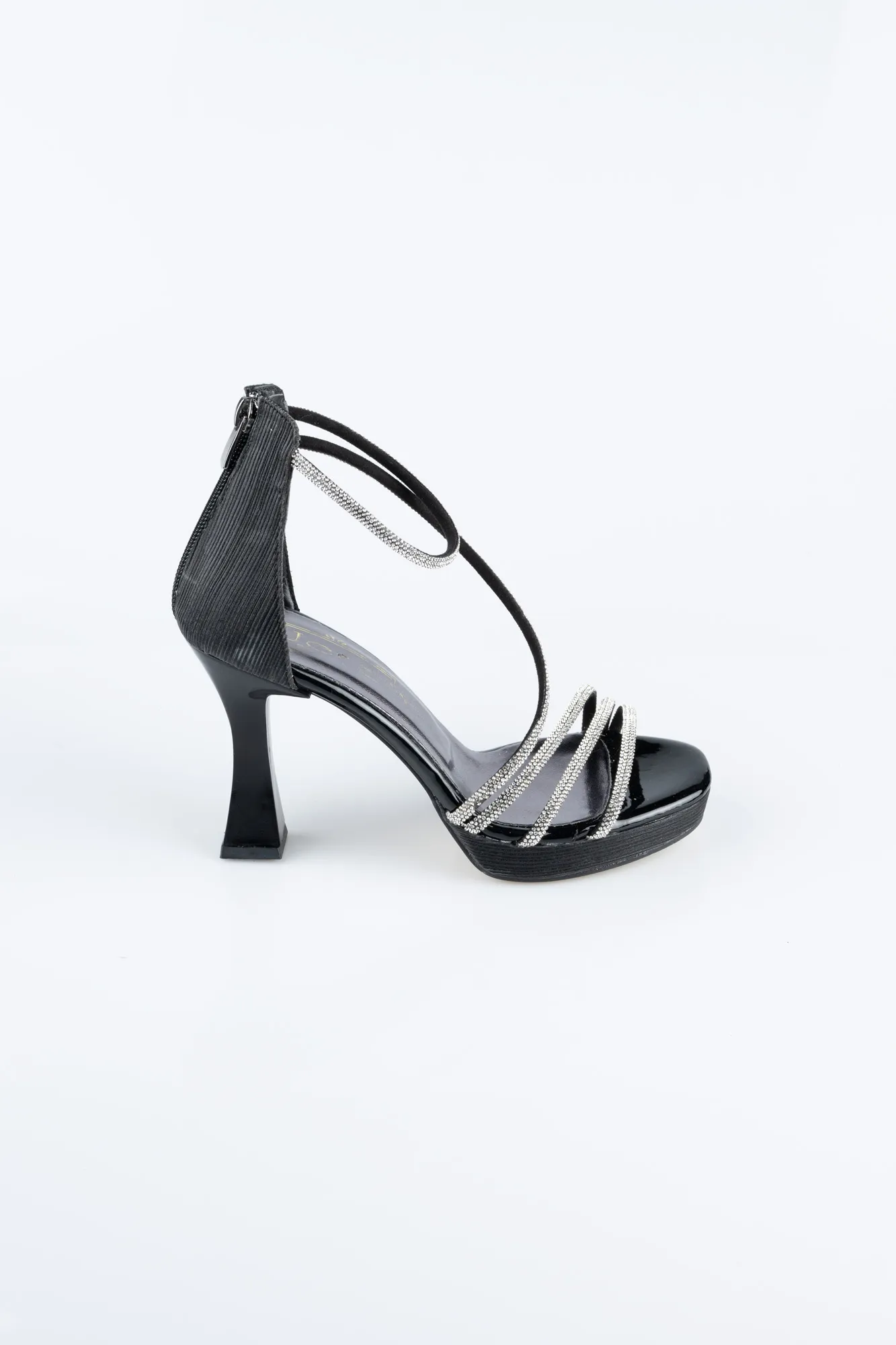 Black-Laser Cut Evening Shoe MJ5154