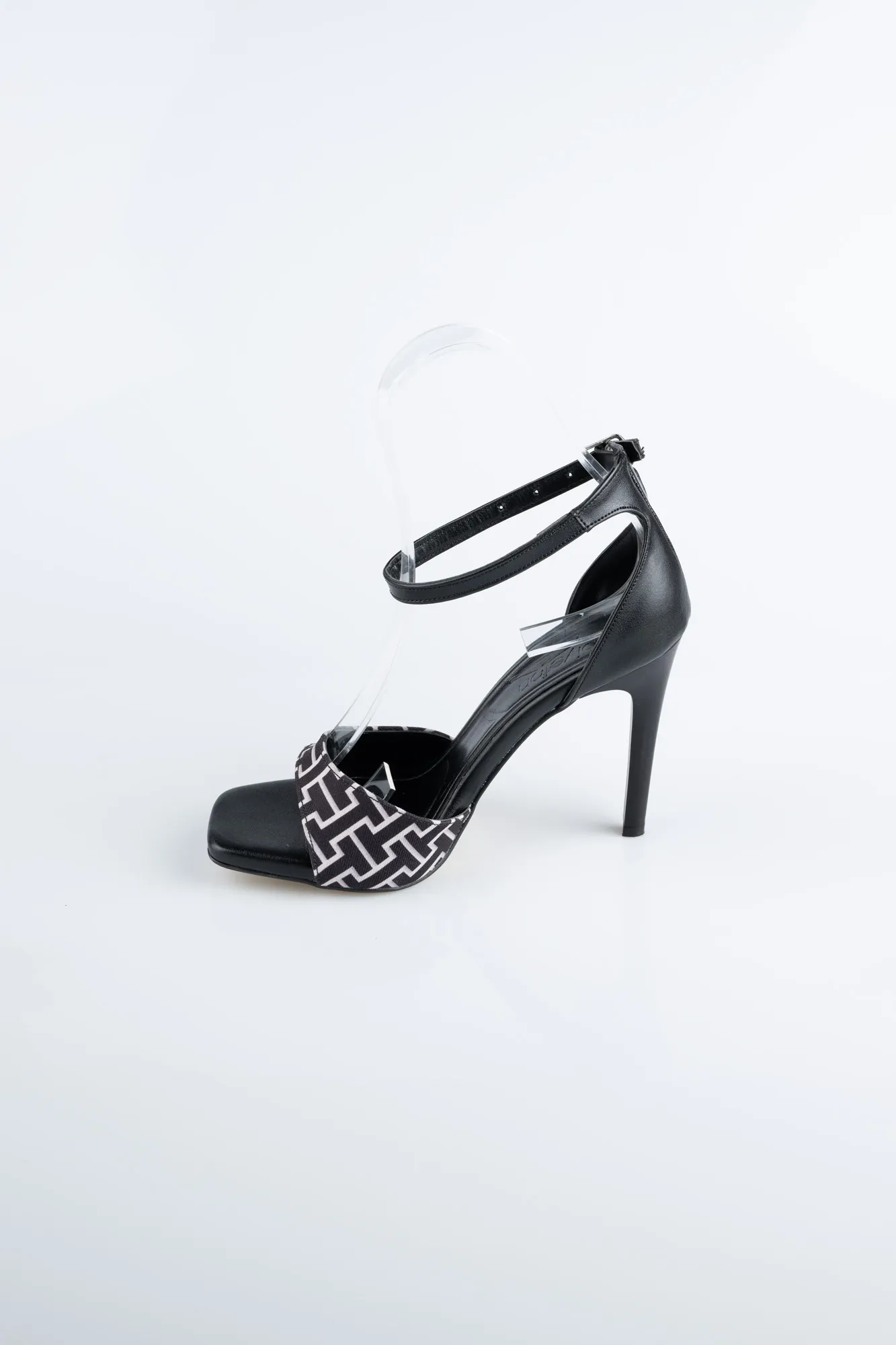 Black-Leather Evening Shoe AB8004