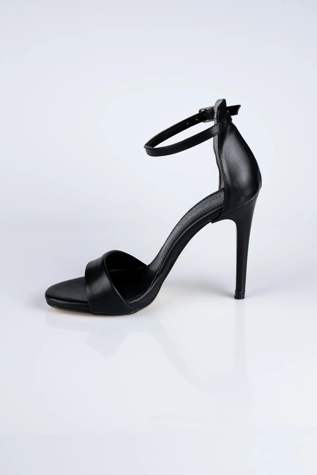 Black-Leather Evening Shoe ABD1401