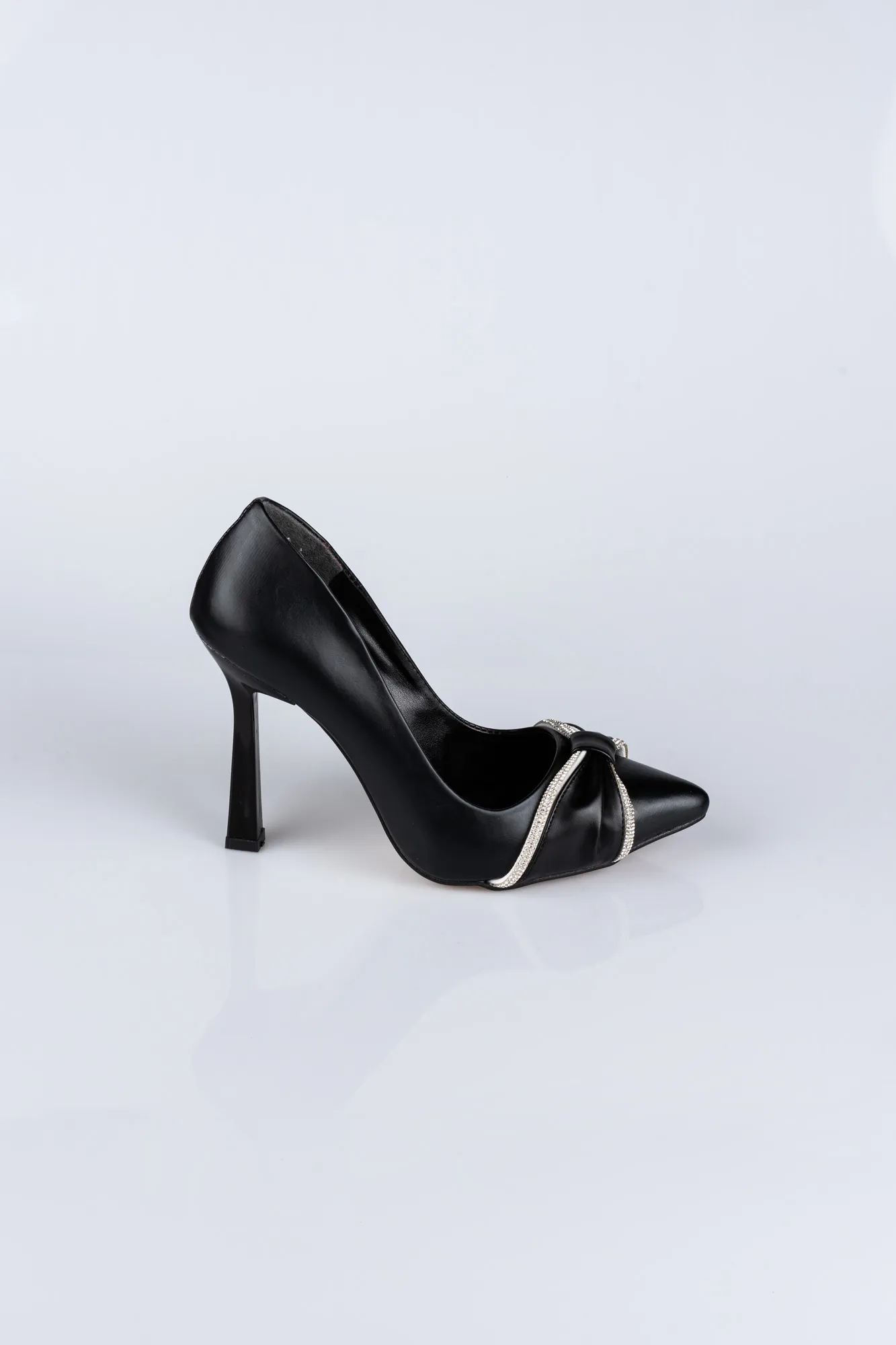 Black-Leather Stiletto ABD1101