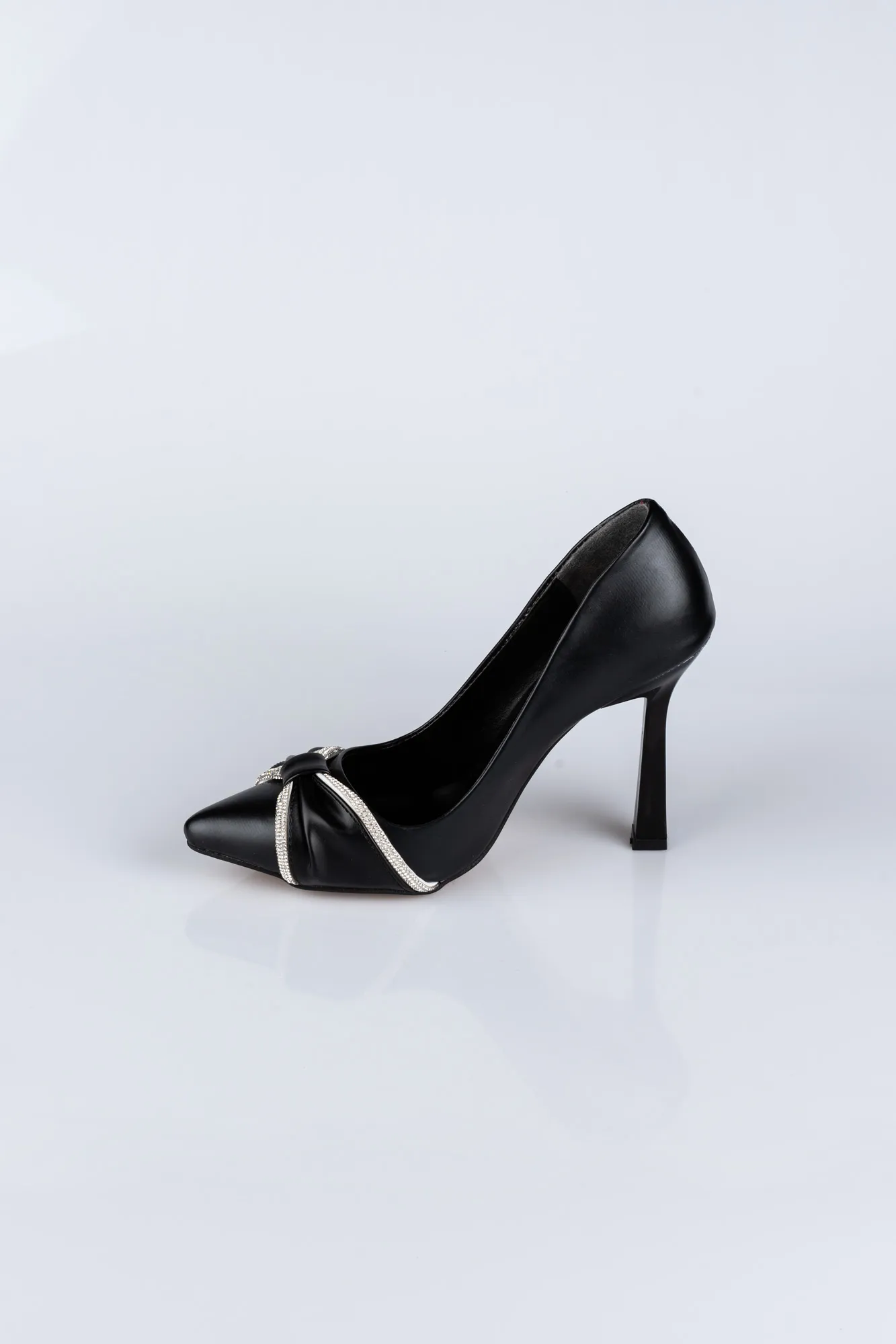 Black-Leather Stiletto ABD1101