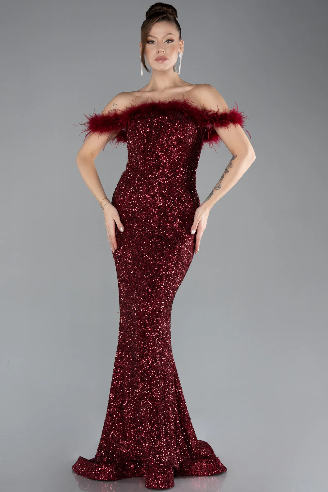 Burgundy-Feathered Boat Neck Sequined Long Mermaid Prom Dress ABU4513