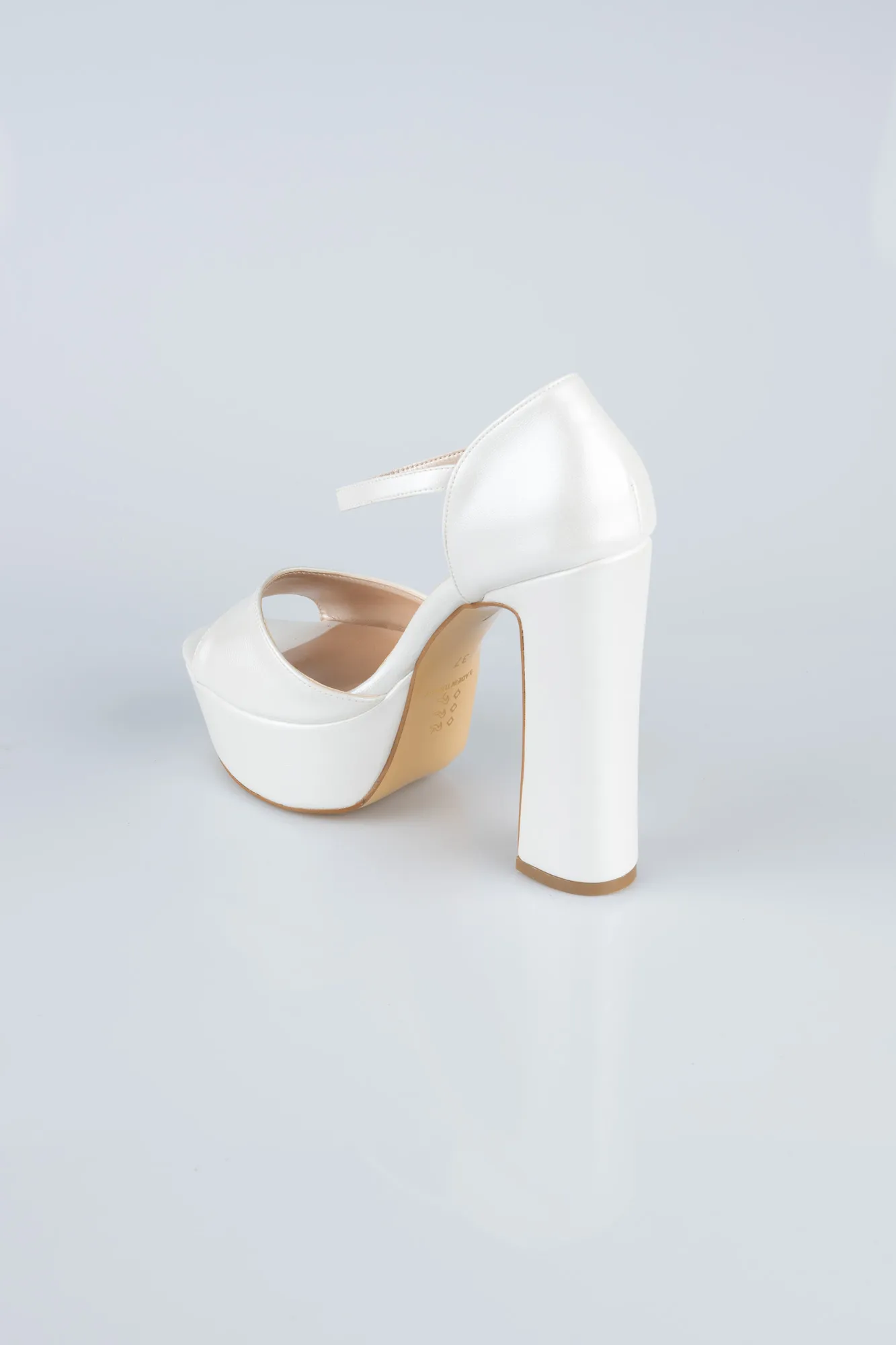 Ecru-Skin Platform Heel MJ4600