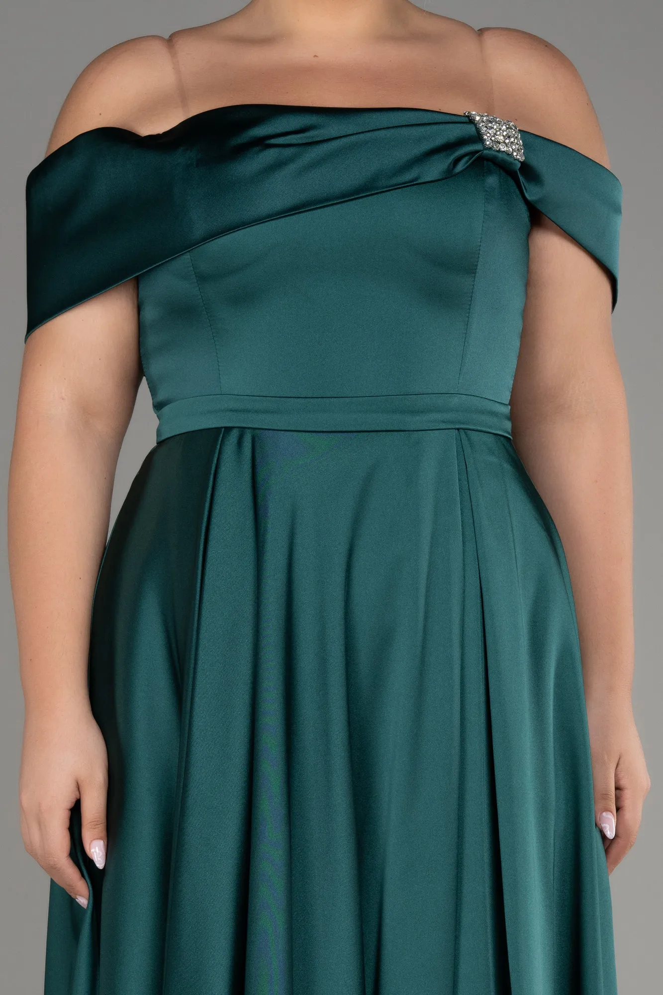 Emerald Green-Boat Neck Satin Plus Size Evening Dress ABU4054