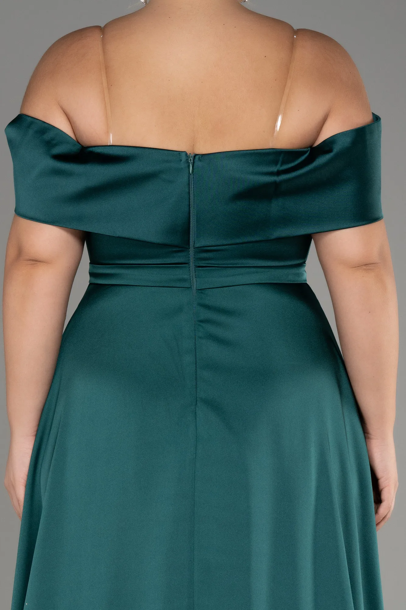 Emerald Green-Boat Neck Satin Plus Size Evening Dress ABU4054