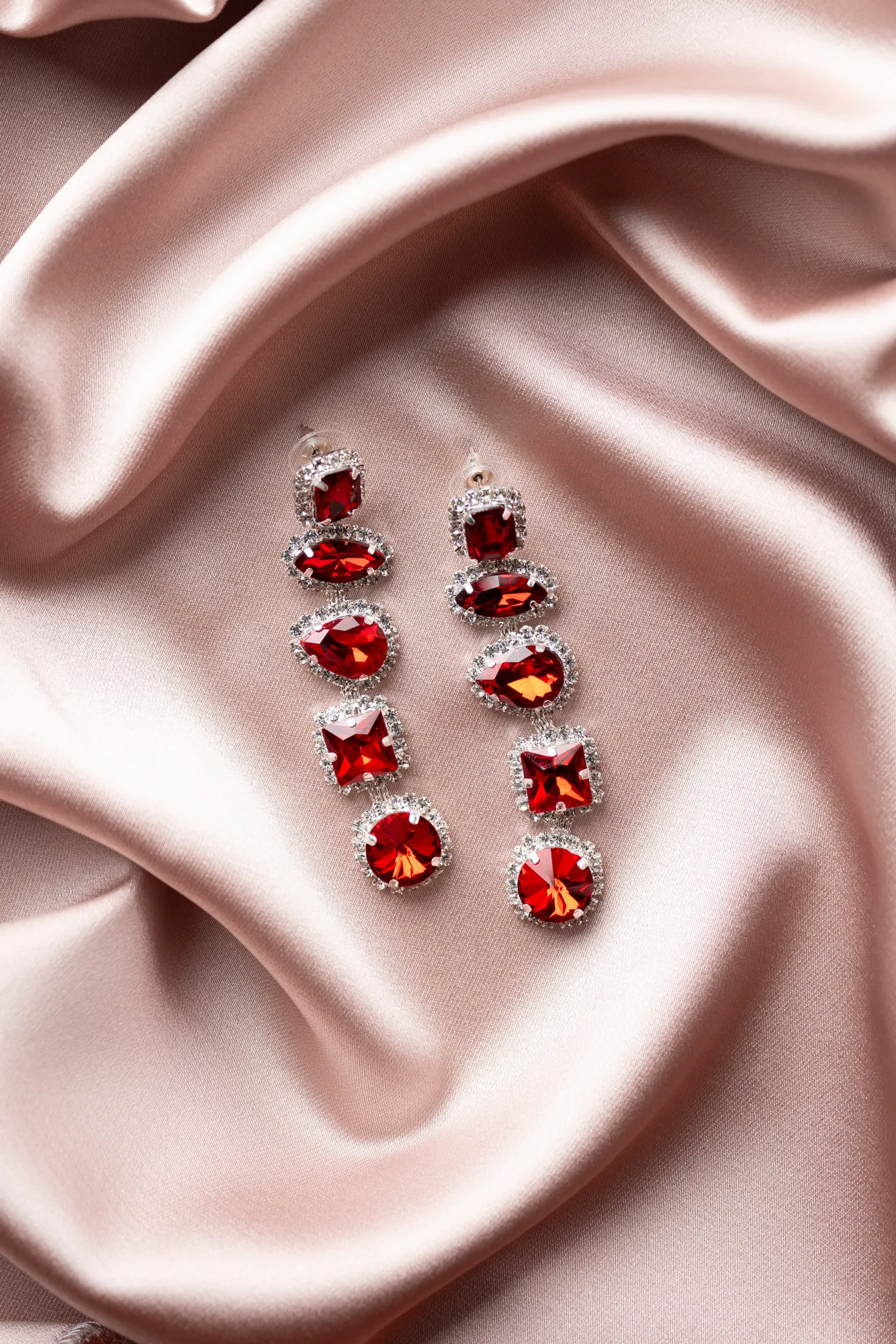 Red-Earring UK622