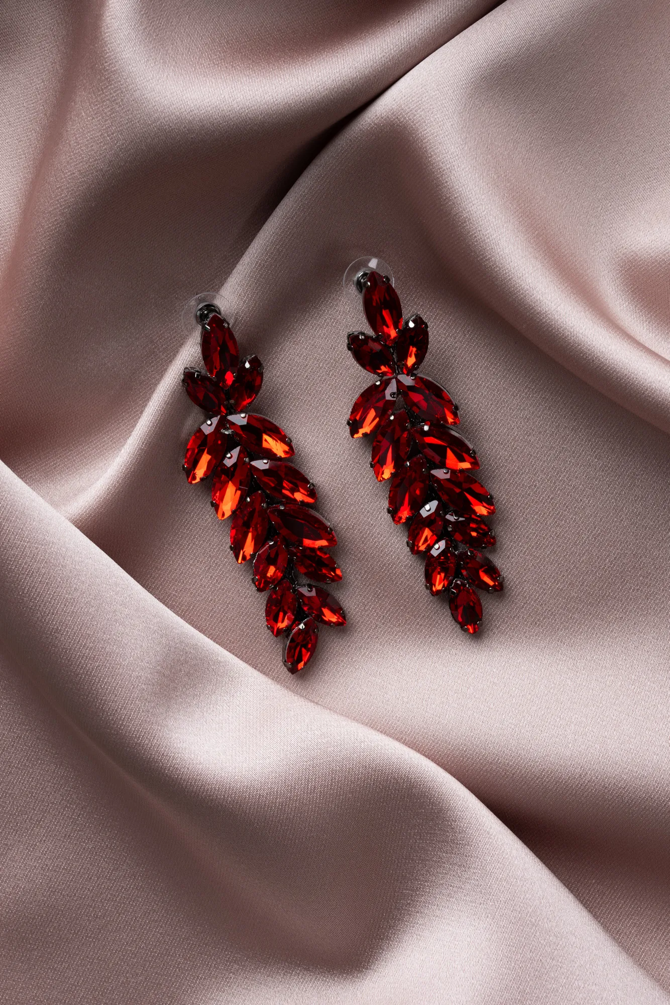 Red-Earring UK623